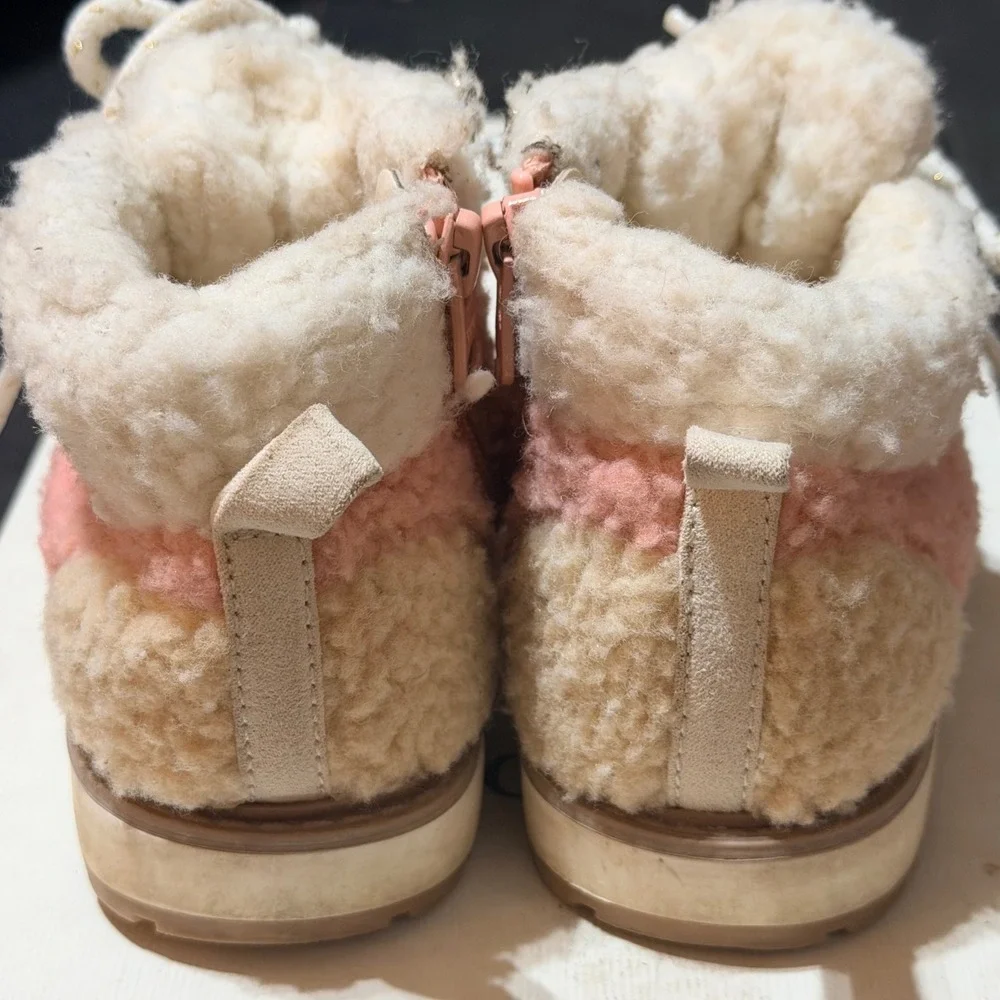 Cat & Jack Sherpa Hiking Boots Toddler Girls 6 Pink Cream Faux Fur Cottagecore
